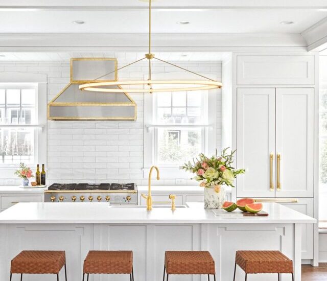 modern-kitchen-gold-accents-0_q3TeGm4Xf9YjPcL0NVZN-42486bd5e093462d9badd427a44d7e1e (1)