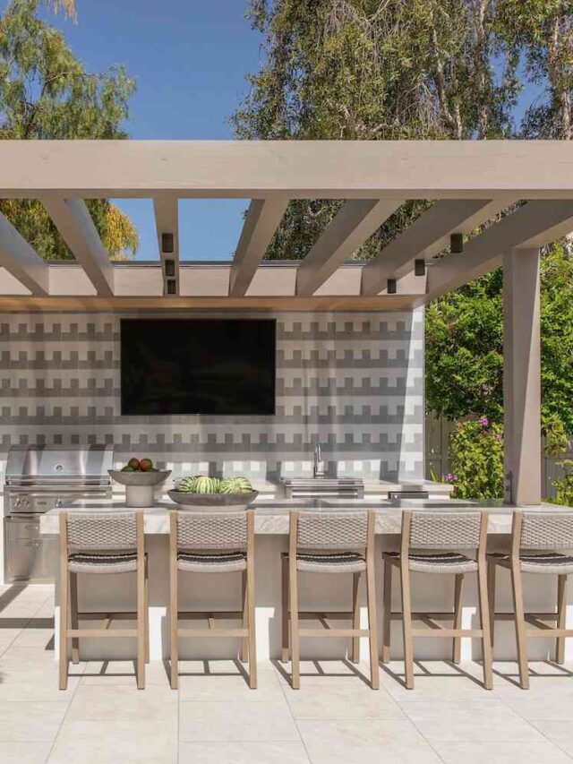 Comfortable and Stylish Outdoor Living Near Virginia
